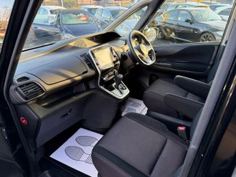 Nissan Serena Nissan Serena HYBRID HIGHWAY STAR PROPILOT EDITION