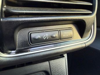 Nissan Serena Nissan Serena HYBRID HIGHWAY STAR PROPILOT EDITION