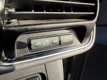 Nissan Serena  Nissan Serena Hybrid 1.2 Auto Pilot 360