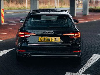 Audi A4 Avant 2.0 TDI ultra S line Estate 5dr Diesel S Tronic Euro 6 (s/s) (19