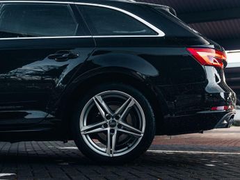 Audi A4 Avant 2.0 TDI ultra S line Estate 5dr Diesel S Tronic Euro 6 (s/s) (19