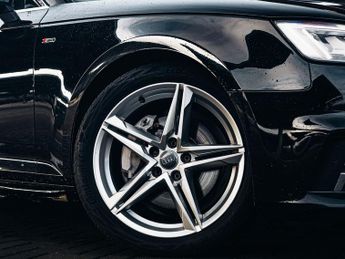 Audi A4 Avant 2.0 TDI ultra S line Estate 5dr Diesel S Tronic Euro 6 (s/s) (19