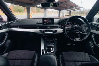 Audi A4 Avant 2.0 TDI ultra S line Estate 5dr Diesel S Tronic Euro 6 (s/s) (19