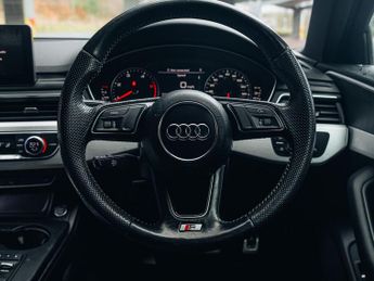 Audi A4 Avant 2.0 TDI ultra S line Estate 5dr Diesel S Tronic Euro 6 (s/s) (19