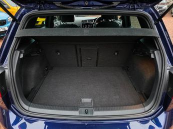 Volkswagen Golf 2.0 TDI R-Line Hatchback 5dr Diesel DSG Euro 6 (s/s) (150 ps)