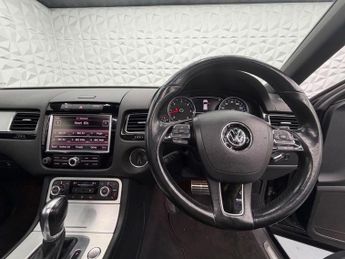 Volkswagen Touareg 3.0 TDI V6 BlueMotion Tech R-Line Tiptronic 4WD Euro 5 (s/s) 5dr