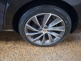 Skoda Superb 2.0 TDI Laurin & Klement DSG Auto 6Spd 4WD Euro 6 (s/s) 5dr