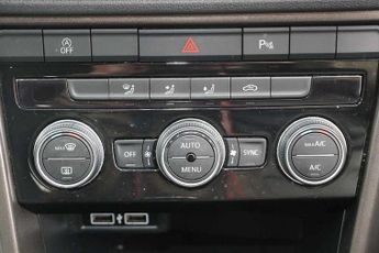 Volkswagen T-Roc 1.5 TSI EVO Design 5dr