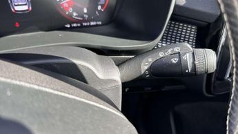 Volvo XC40 2.0 B4P R DESIGN Pro 5dr AWD Auto