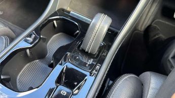Volvo XC40 2.0 B4P R DESIGN Pro 5dr AWD Auto