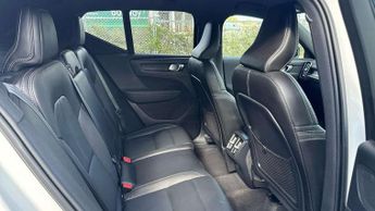 Volvo XC40 2.0 B4P R DESIGN Pro 5dr AWD Auto