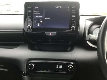 Toyota Yaris 1.5 Hybrid Design 5dr CVT