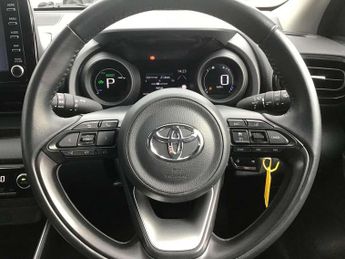 Toyota Yaris 1.5 Hybrid Design 5dr CVT