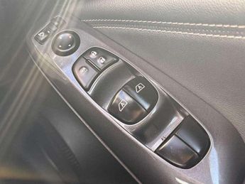 Nissan Juke 1.0 DiG-T N-Connecta 5dr DCT