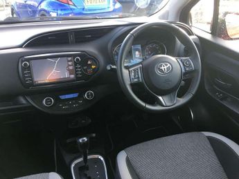 Toyota Yaris 1.5 Hybrid Y20 5dr CVT [Bi-tone]