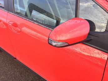 Toyota Yaris 1.5 Hybrid Y20 5dr CVT [Bi-tone]