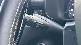 Volvo XC40 2.0 T4 R DESIGN 5dr Geartronic