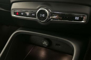 Volvo XC40 2.0 T4 Inscription Pro 5dr AWD Geartronic