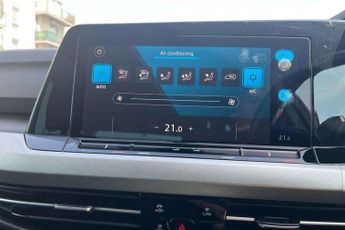 Volkswagen Golf 1.5 eTSI 150 Life 5dr DSG