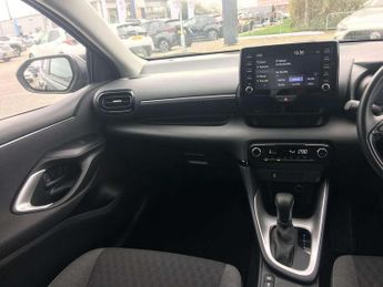 Toyota Yaris 1.5 Hybrid Design 5dr CVT