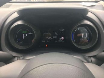 Toyota Yaris 1.5 Hybrid Design 5dr CVT