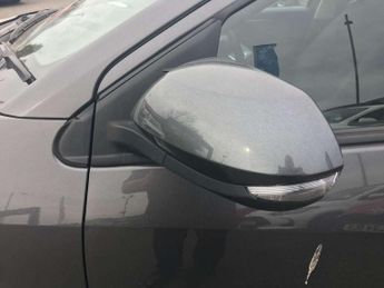 Toyota Yaris 1.5 Hybrid Design 5dr CVT