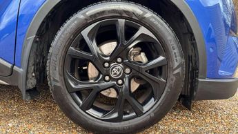 Toyota C-HR 1.8 Hybrid Dynamic 5dr CVT