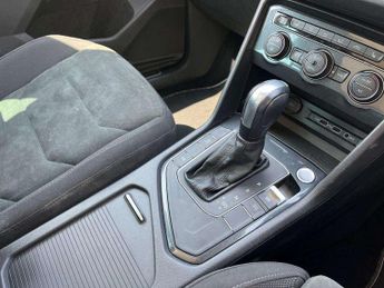 Volkswagen Tiguan 2.0 TSi 230 4Motion SEL 5dr DSG