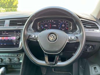 Volkswagen Tiguan 2.0 TSi 230 4Motion SEL 5dr DSG