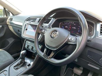Volkswagen Tiguan 2.0 TSi 230 4Motion SEL 5dr DSG