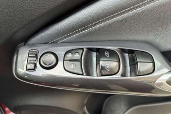 Nissan Juke 1.0 DiG-T N-Connecta 5dr DCT