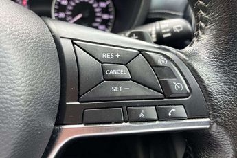 Nissan Juke 1.0 DiG-T N-Connecta 5dr DCT