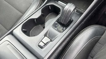 Volvo XC40 2.0 T4 Momentum 5dr AWD Geartronic
