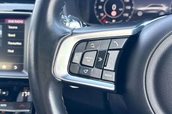 Jaguar F-Pace 2.0d [180] Chequered Flag 5dr Auto AWD