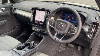 Volvo XC40 2.0 B3P Core 5dr Auto