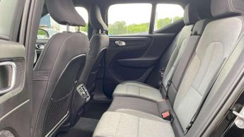 Volvo XC40 2.0 B3P Core 5dr Auto