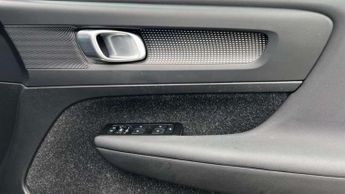 Volvo XC40 1.5 T5 Recharge PHEV R DESIGN 5dr Auto