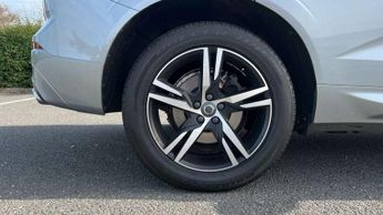 Volvo XC60 2.0 D4 R DESIGN 5dr AWD Geartronic