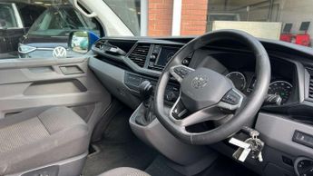 Volkswagen Transporter 2.0 TDI 150 Highline Kombi Van DSG