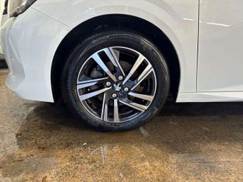 Peugeot 208 1.2 PureTech 100 Allure Premium 5dr EAT8