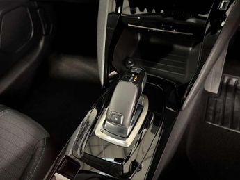 Peugeot 208 1.2 PureTech 100 Allure Premium 5dr EAT8