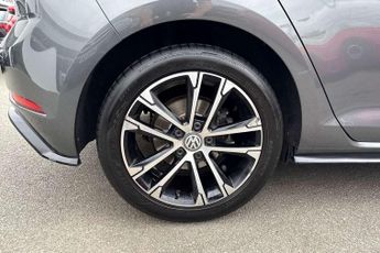 Volkswagen Golf 2.0 TDI R-Line 5dr DSG