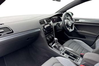 Volkswagen Golf 2.0 TDI R-Line 5dr DSG