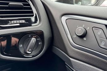 Volkswagen Golf 2.0 TDI R-Line 5dr DSG
