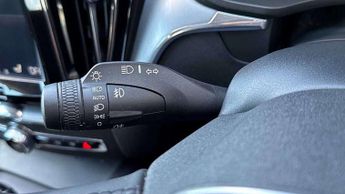 Volvo XC60 2.0 T5 [250] Momentum Pro 5dr Geartronic