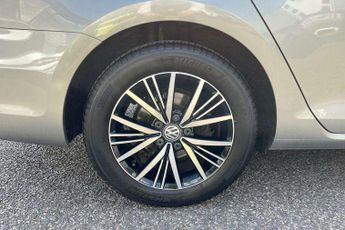 Volkswagen Golf 1.5 TSI EVO SE 5dr DSG [Nav]