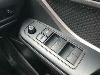 Toyota C-HR 1.8 Hybrid Icon 5dr CVT