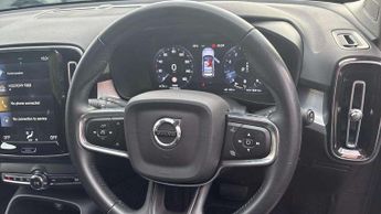 Volvo XC40 2.0 B4P Momentum 5dr Auto