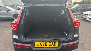 Volvo XC40 2.0 B4P Momentum 5dr Auto