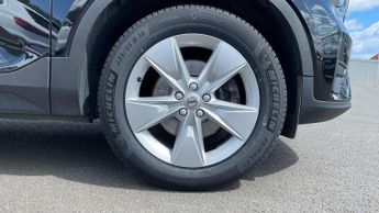 Volvo XC40 2.0 B3P Core 5dr Auto